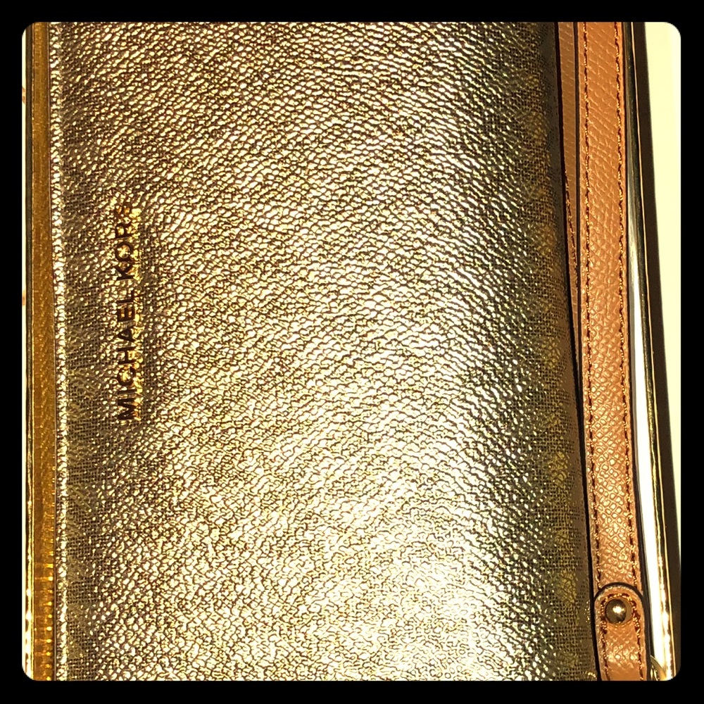 Michael Kors wristlet wallet